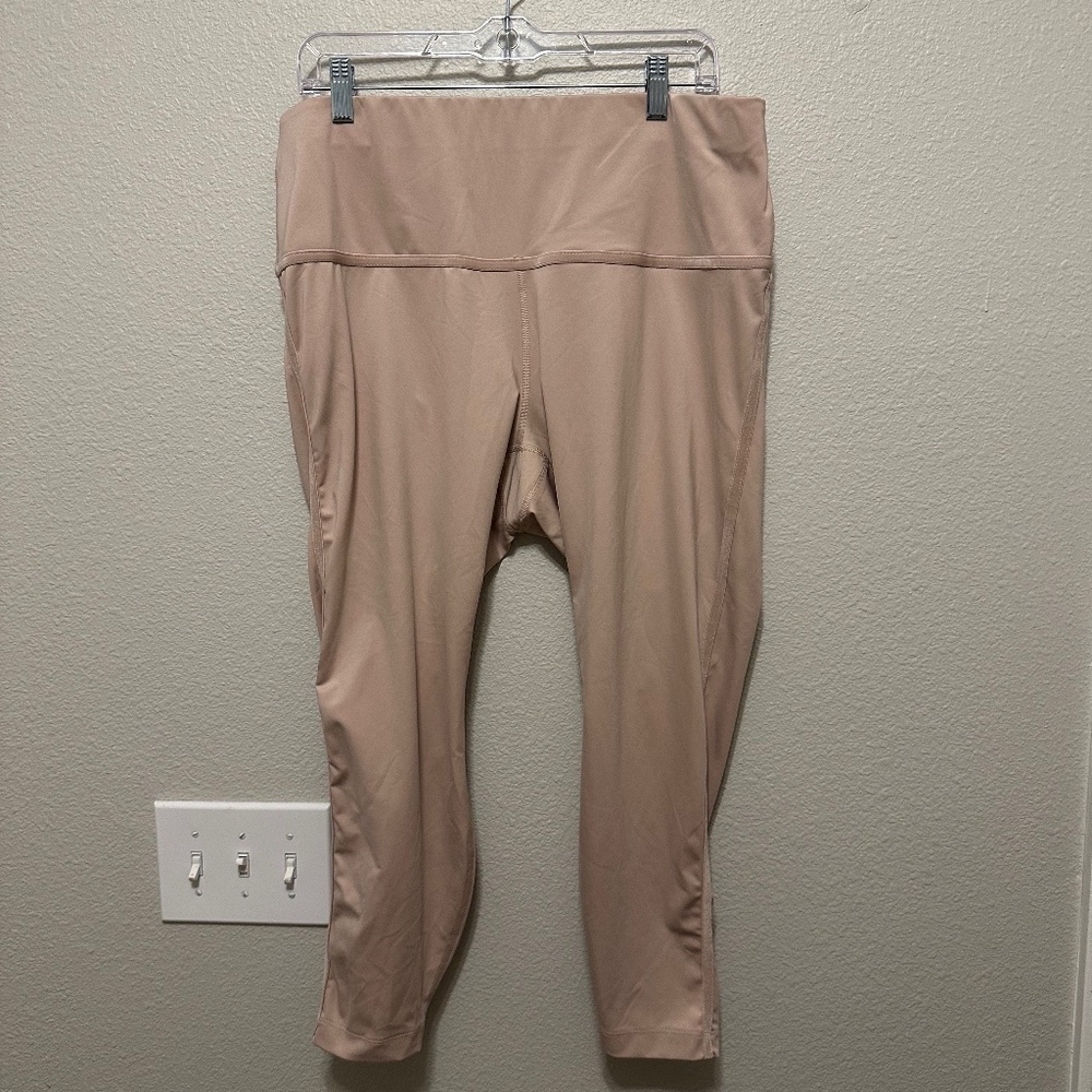 Nike Dri-Fit Women Size 1X  Drawstring Crop Legging,